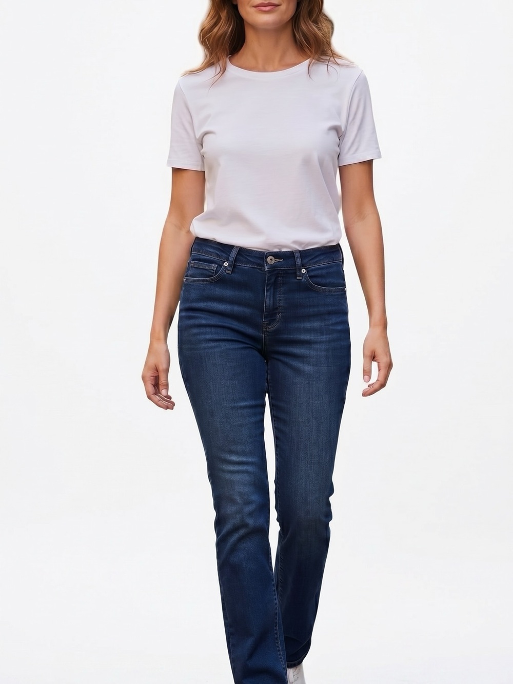 Lee Riders Straight-Leg Mid-Rise Dark Blue Women’s Jeans. Washed and comfortable